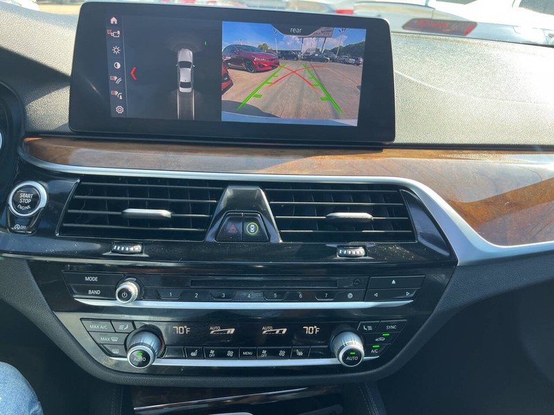 BMW 5 Series Vehicle Image 12