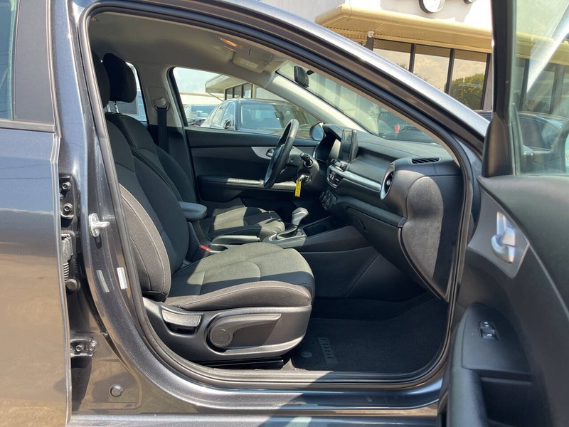 Kia Forte Vehicle Image 03