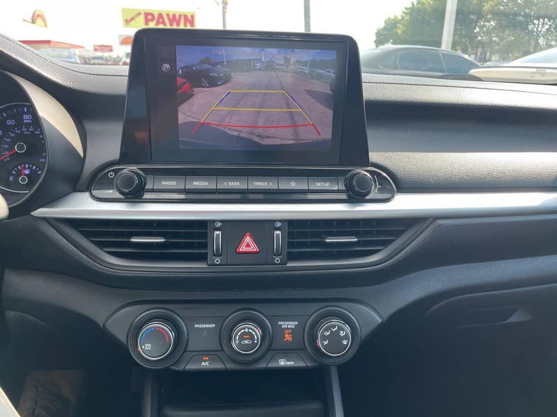 Kia Forte Vehicle Image 12
