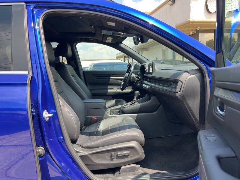 Honda CR-V Hybrid Vehicle Image 10