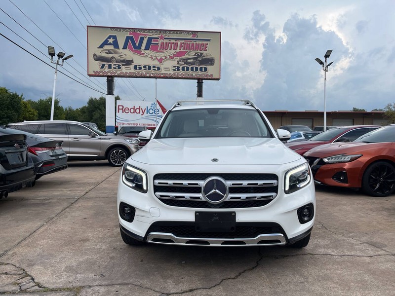 Mercedes-Benz GLB Vehicle Image 02
