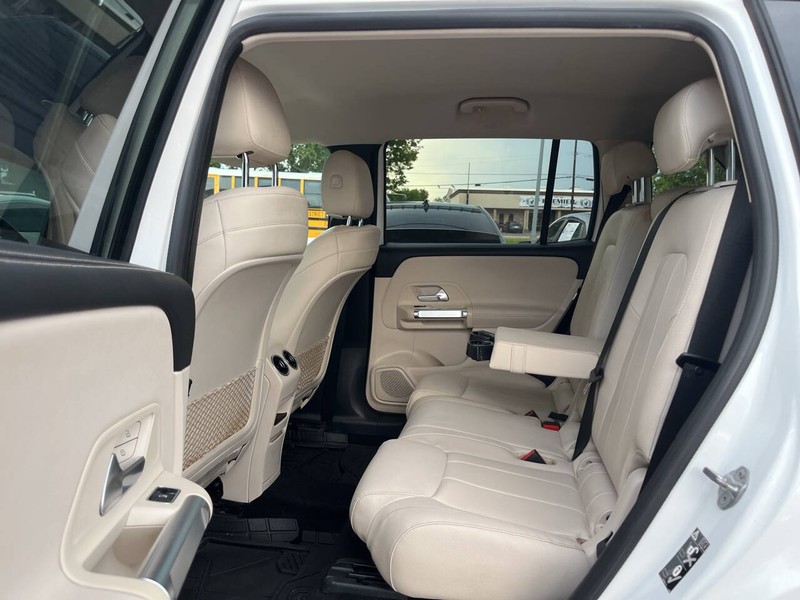 Mercedes-Benz GLB Vehicle Image 08