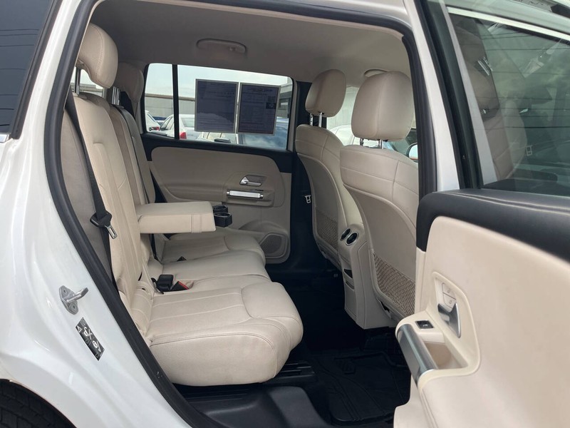 Mercedes-Benz GLB Vehicle Image 10