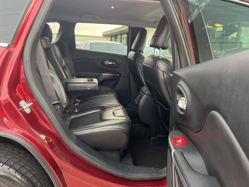 Jeep Cherokee Vehicle Image 10