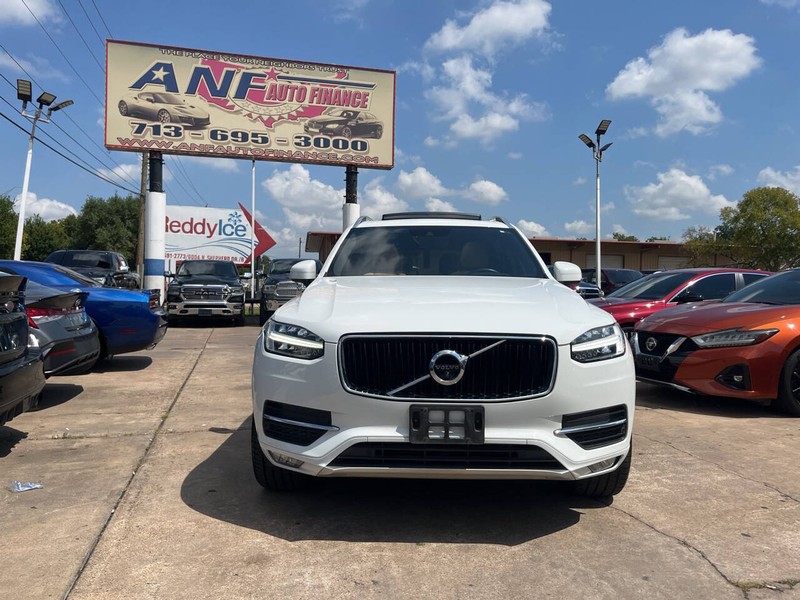 Volvo XC90 Vehicle Image 02