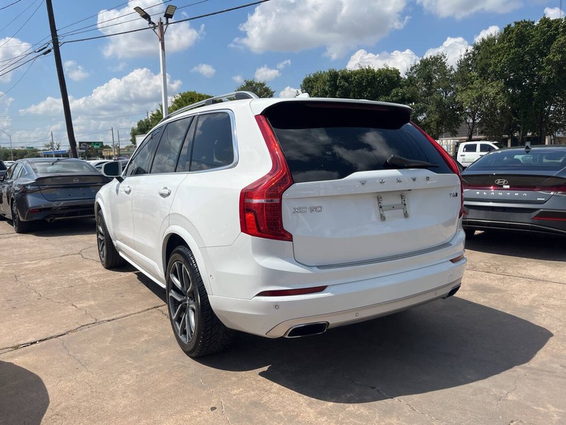 Volvo XC90 Vehicle Image 03