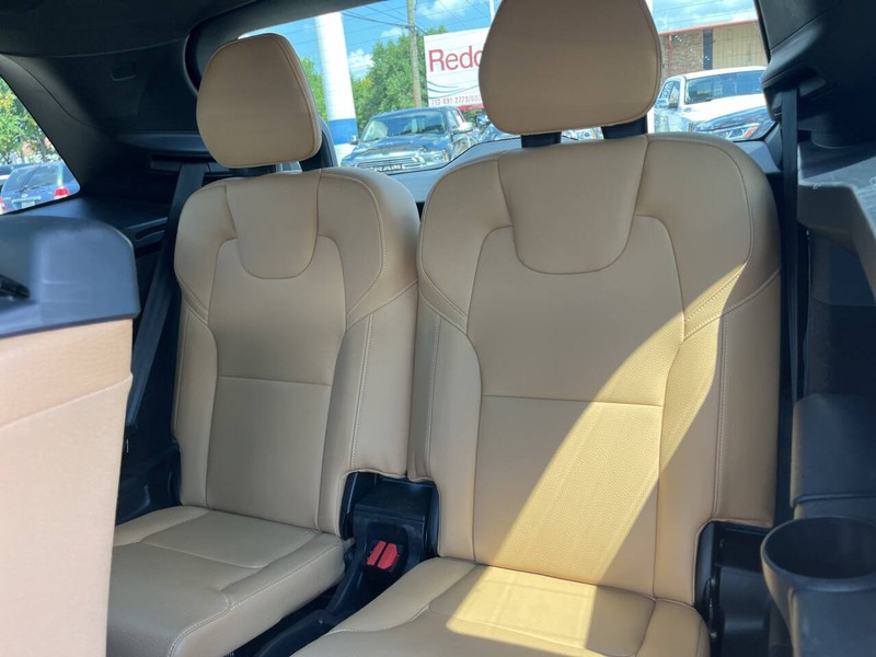 Volvo XC90 Vehicle Image 09