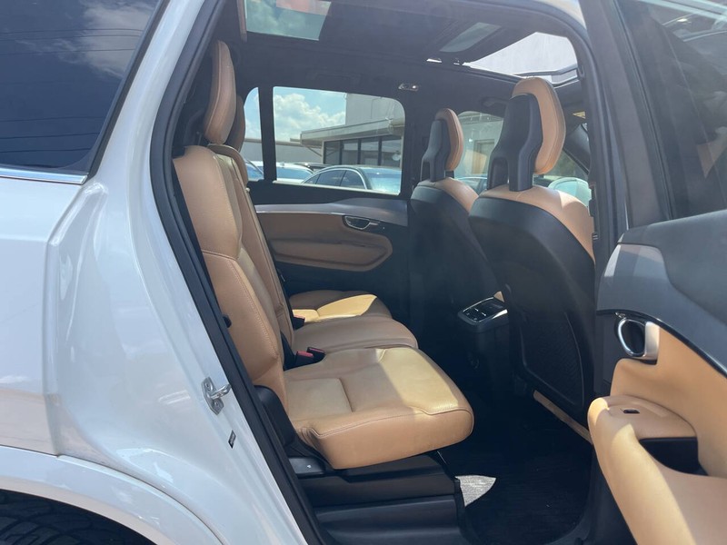 Volvo XC90 Vehicle Image 11