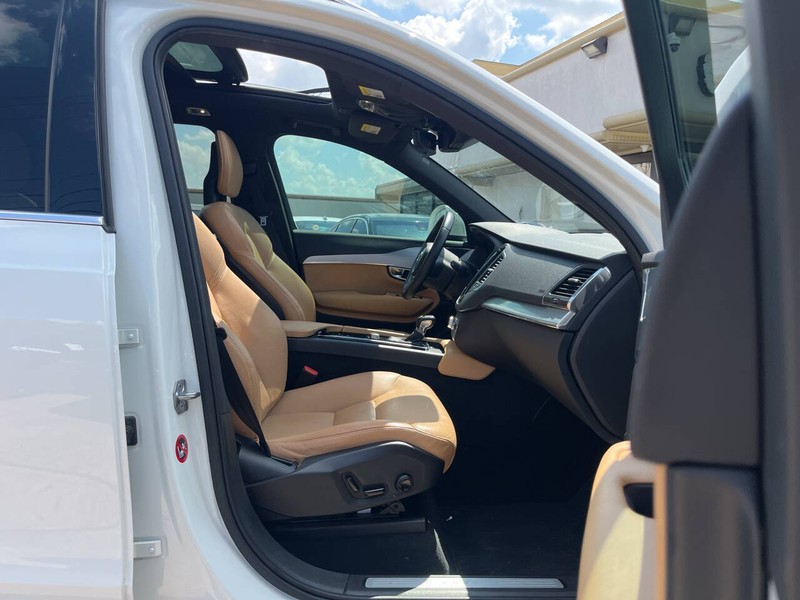 Volvo XC90 Vehicle Image 13