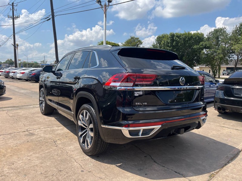 Volkswagen Atlas Cross Sport Vehicle Image 03