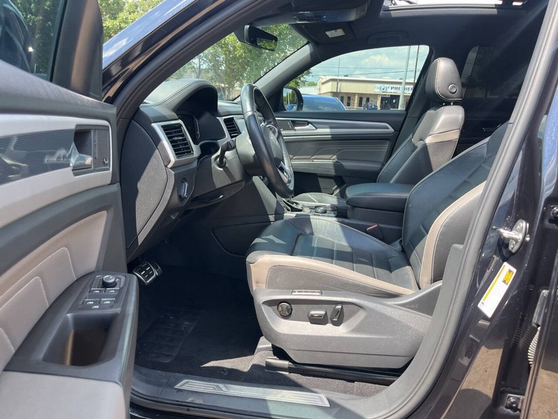 Volkswagen Atlas Cross Sport Vehicle Image 07