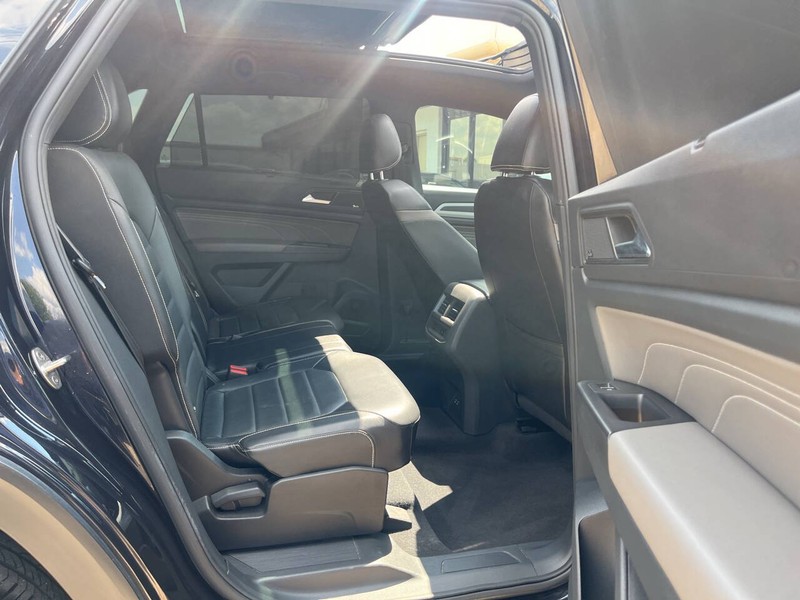 Volkswagen Atlas Cross Sport Vehicle Image 10