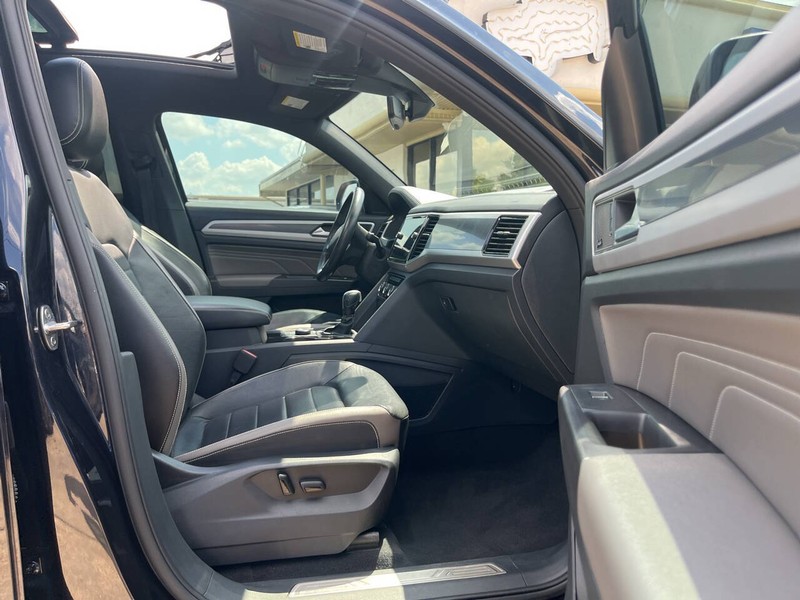 Volkswagen Atlas Cross Sport Vehicle Image 11