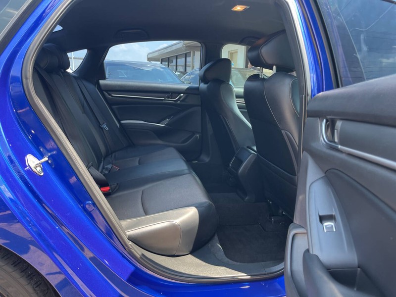 Honda Accord Sedan Vehicle Image 11