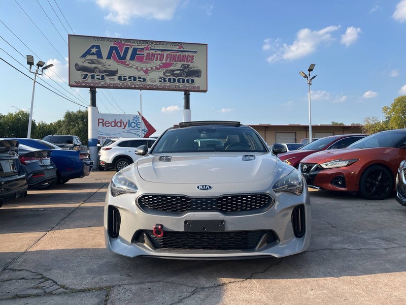 Kia Stinger Vehicle Image 02