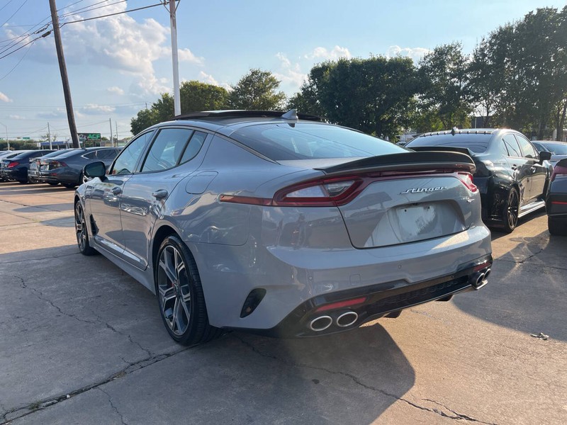 Kia Stinger Vehicle Image 03
