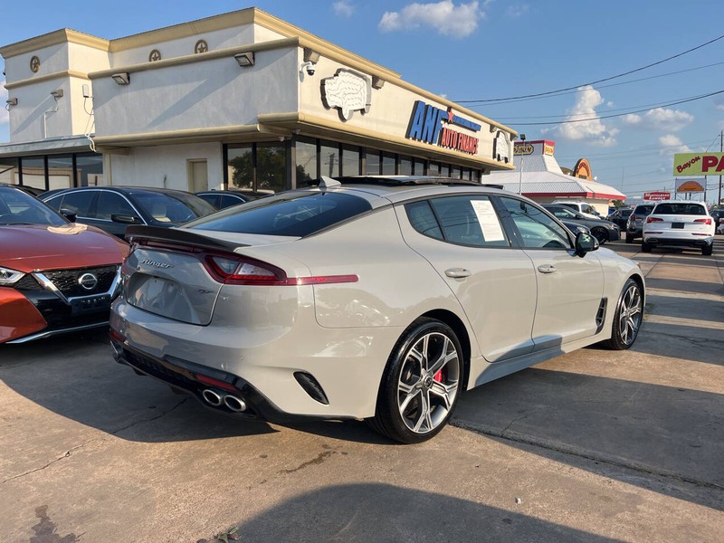 Kia Stinger Vehicle Image 05