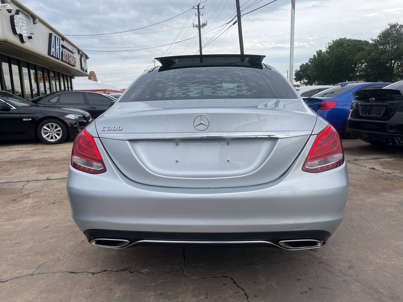 Mercedes-Benz C-Class Vehicle Image 04
