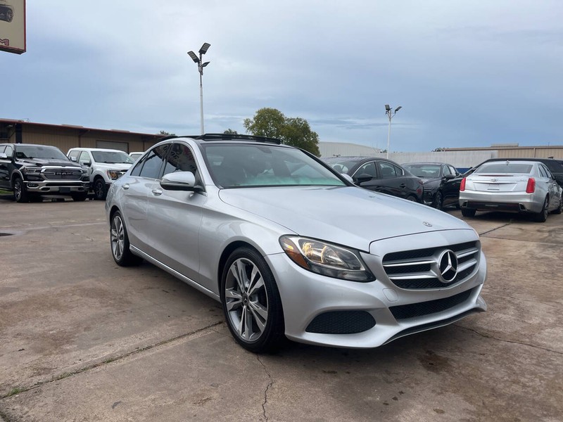 Mercedes-Benz C-Class Vehicle Image 06