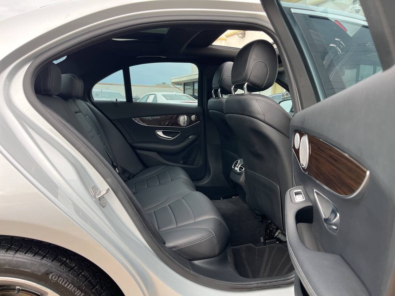 Mercedes-Benz C-Class Vehicle Image 10