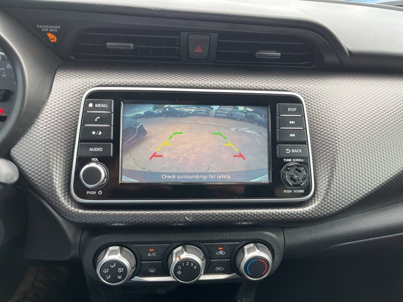 Nissan Kicks Vehicle Image 07