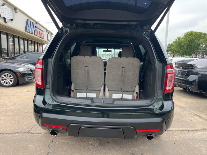 Ford Explorer Vehicle Image 10