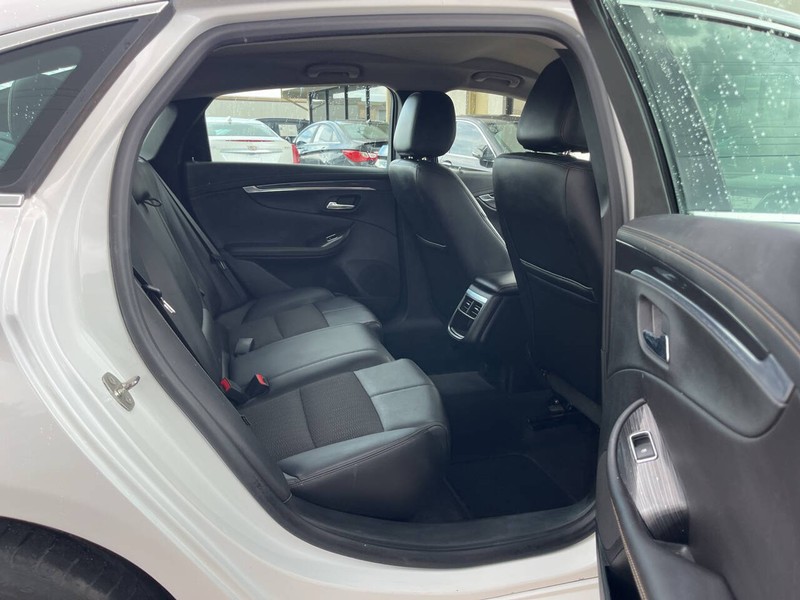 Chevrolet Impala Vehicle Image 10