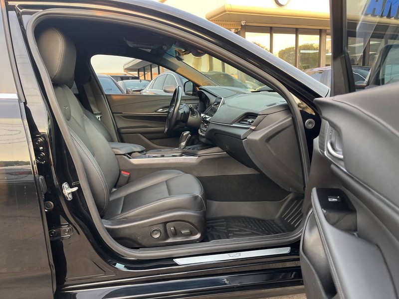 Cadillac CT4 Vehicle Image 11