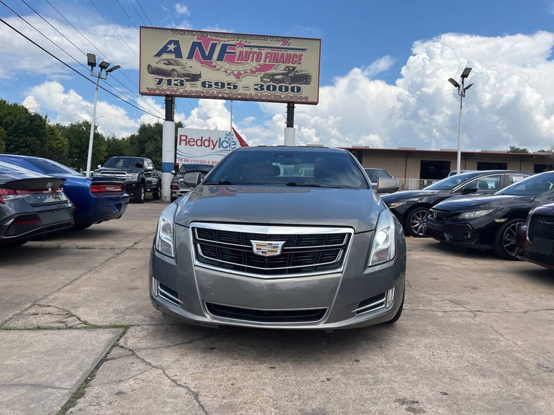 Cadillac XTS Vehicle Image 02