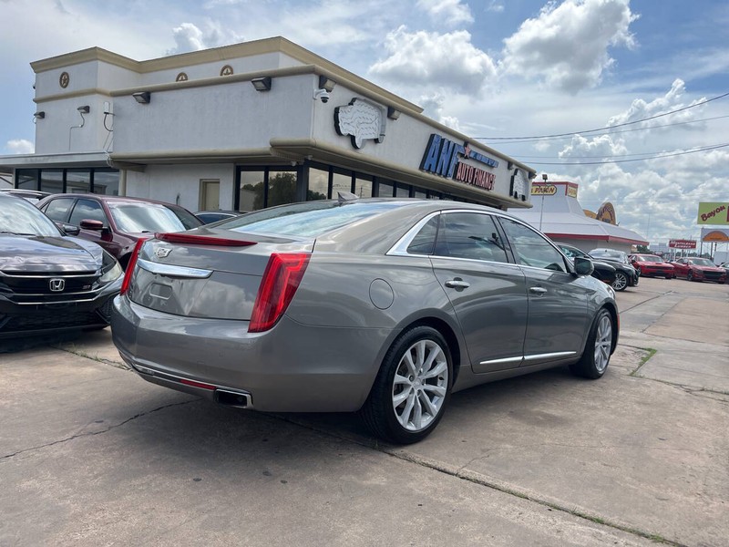 Cadillac XTS Vehicle Image 05
