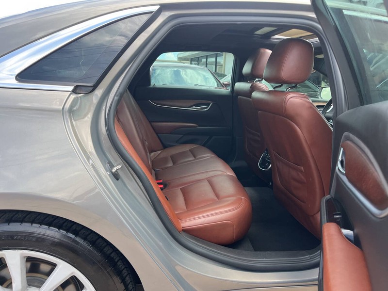 Cadillac XTS Vehicle Image 09
