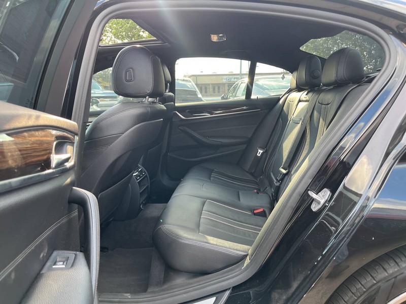 BMW 5 Series Vehicle Image 08