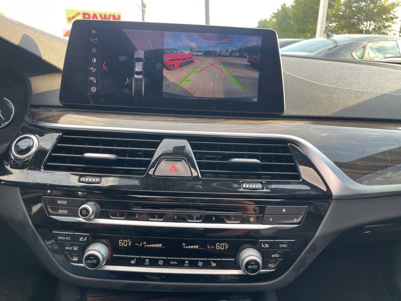 BMW 5 Series Vehicle Image 11