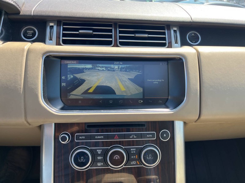 Land Rover Range Rover Vehicle Image 12