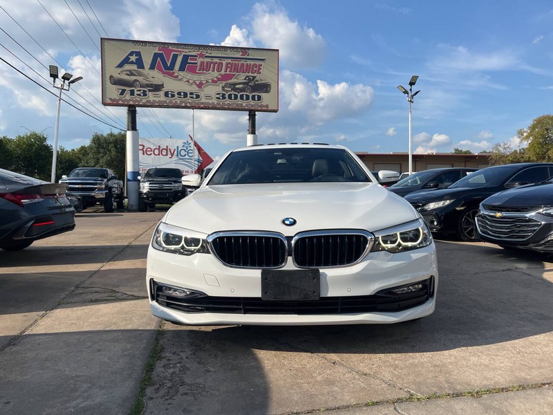 BMW 5 Series Vehicle Image 02
