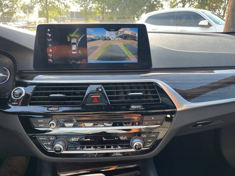 BMW 5 Series Vehicle Image 12
