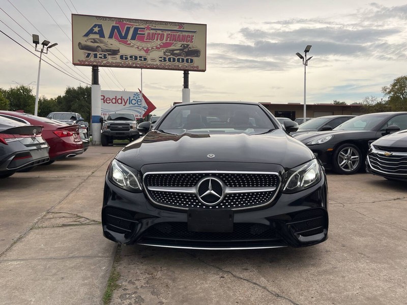 Mercedes-Benz E-Class Vehicle Image 02