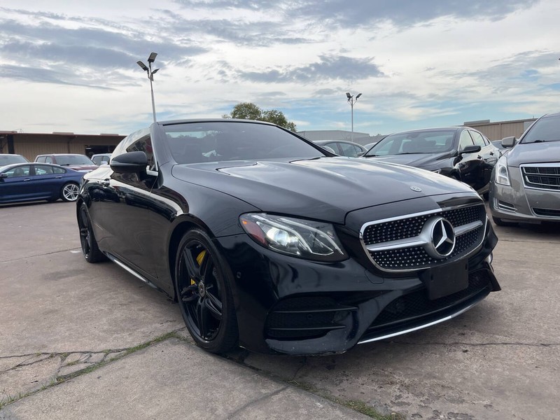 Mercedes-Benz E-Class Vehicle Image 07