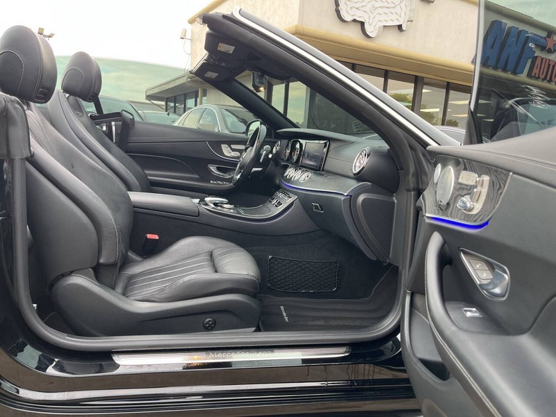Mercedes-Benz E-Class Vehicle Image 10