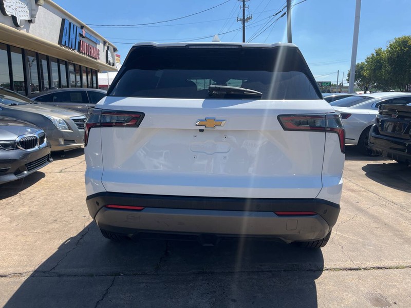 Chevrolet Equinox Vehicle Image 04