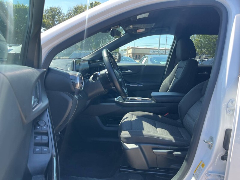 Chevrolet Equinox Vehicle Image 07