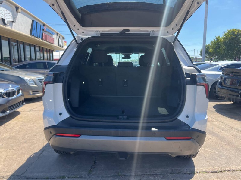 Chevrolet Equinox Vehicle Image 09