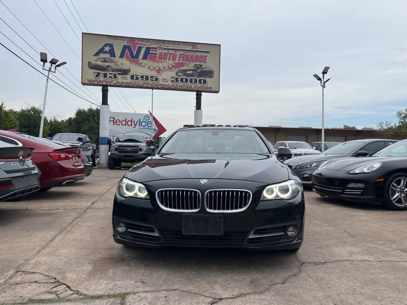 BMW 5 Series Vehicle Image 02