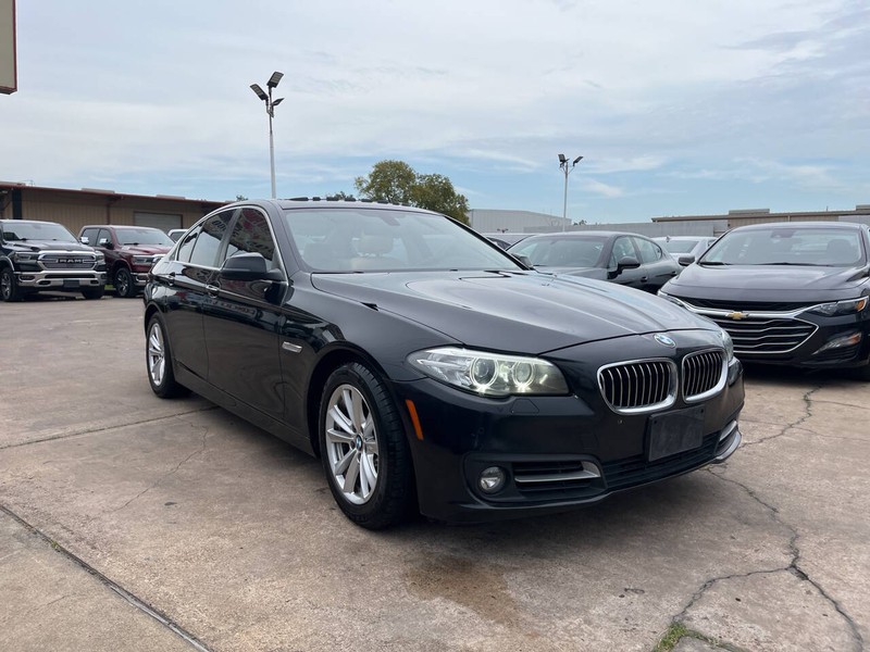 BMW 5 Series Vehicle Image 04