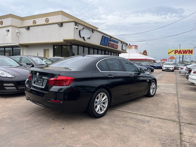 BMW 5 Series Vehicle Image 05