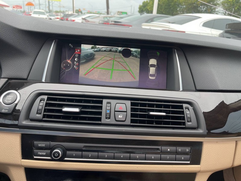 BMW 5 Series Vehicle Image 12