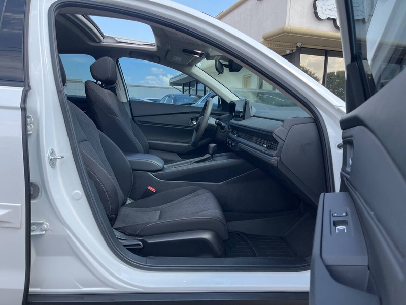 Honda Accord Sedan Vehicle Image 11