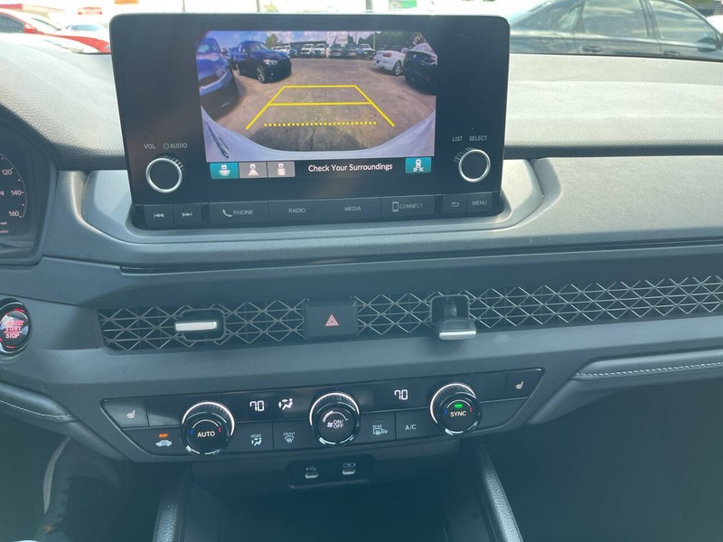 Honda Accord Sedan Vehicle Image 12