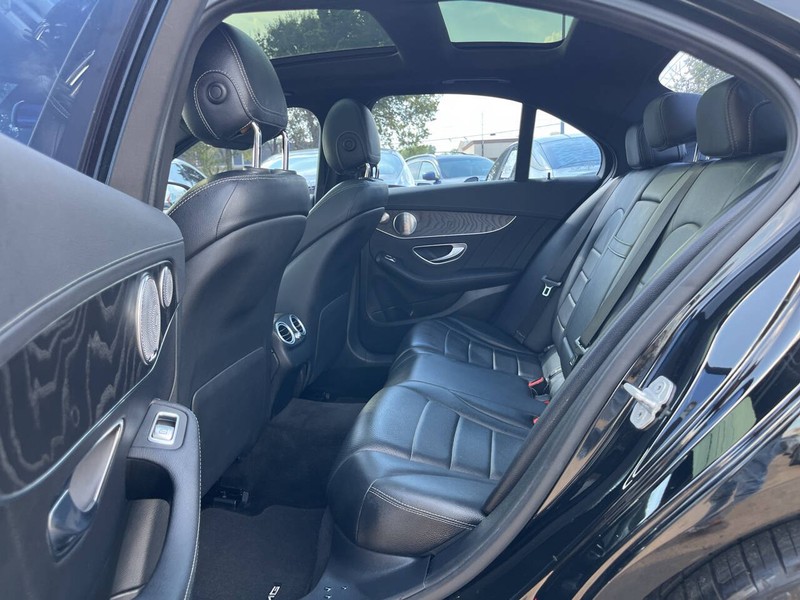 Mercedes-Benz C-Class Vehicle Image 08