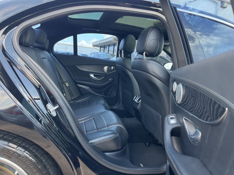 Mercedes-Benz C-Class Vehicle Image 10